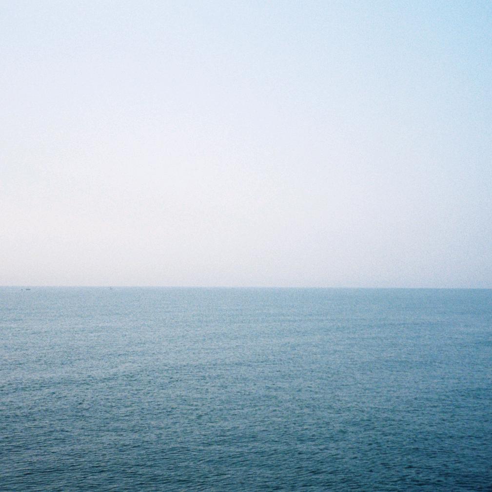 躲在暗房的七律