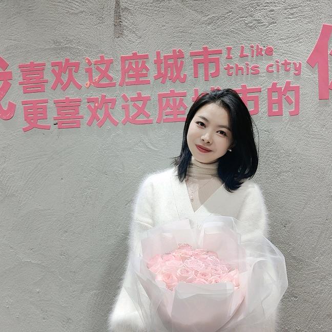 爱吃火锅的黎美丽