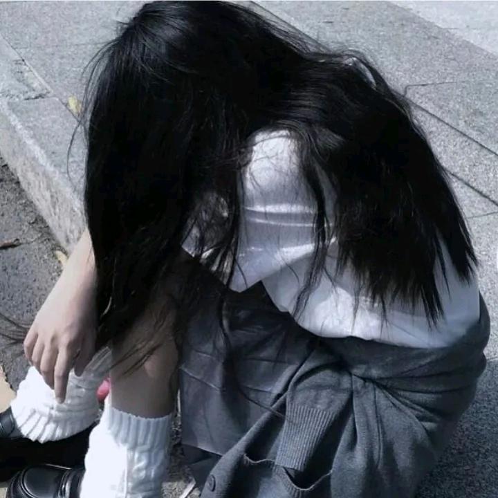 YI.U头像