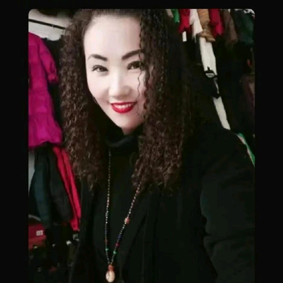 张芹服饰