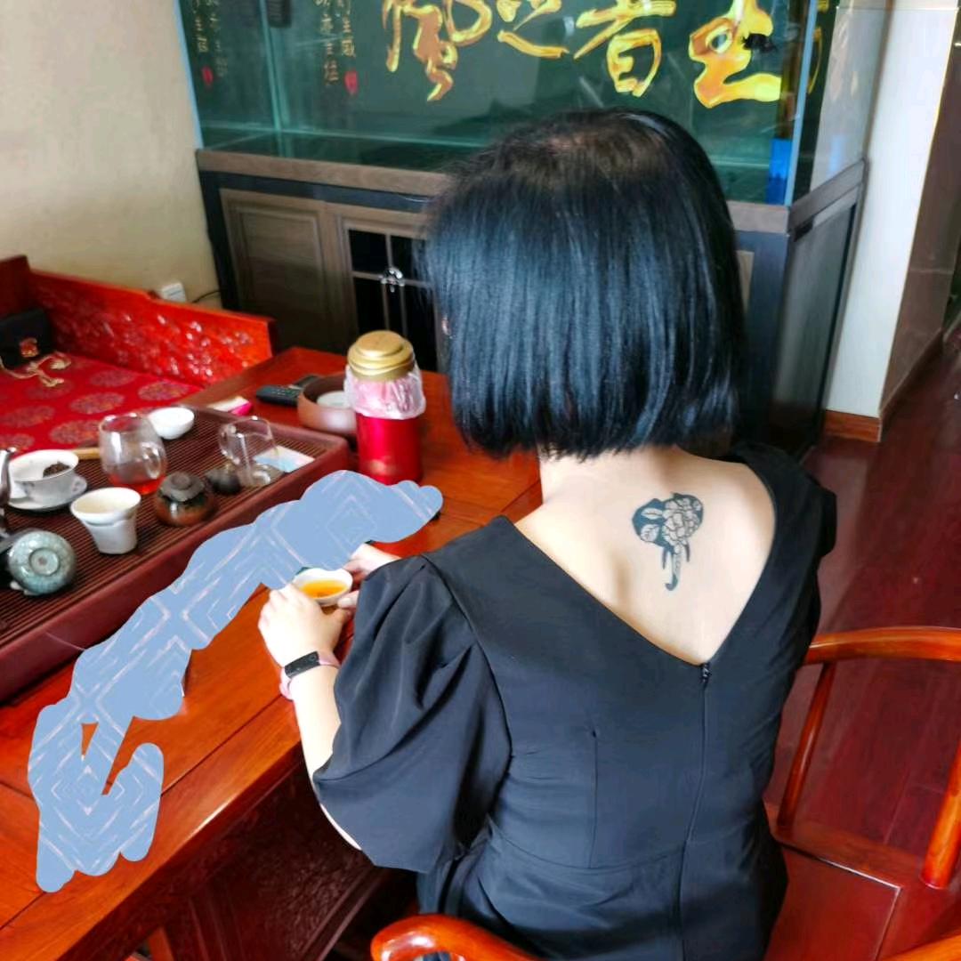 白白+象象=白象