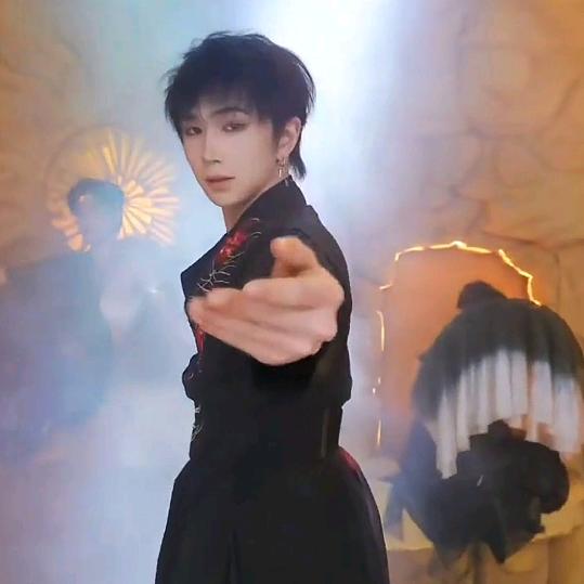 ᥫᩣ໌✨ 落日亲吻银光海✨💞