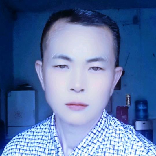 黄锦辉，63