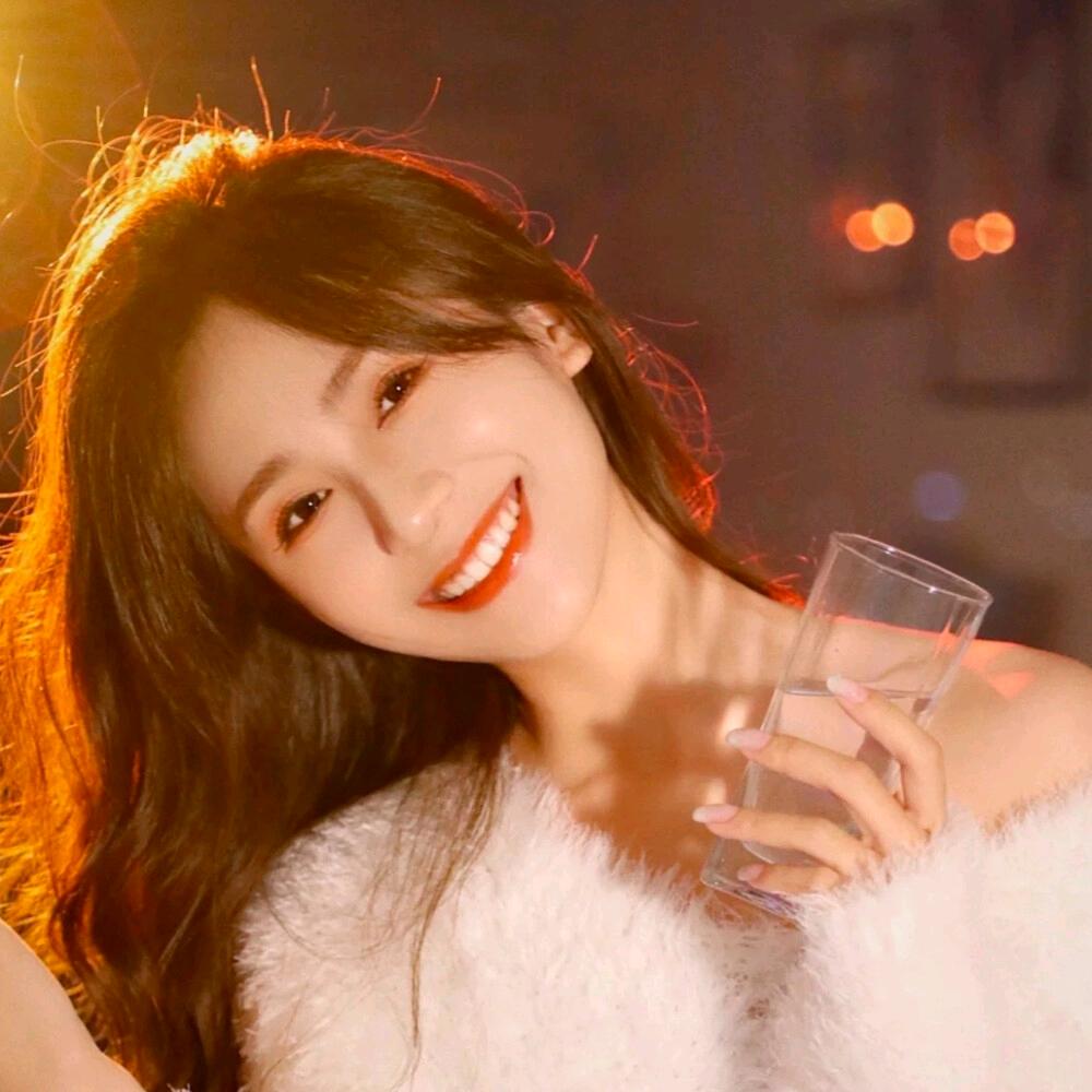 尤一爱做美甲
