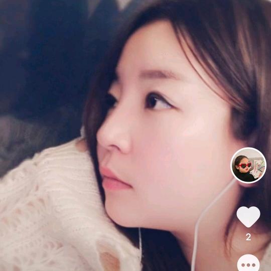 百岁珊👑