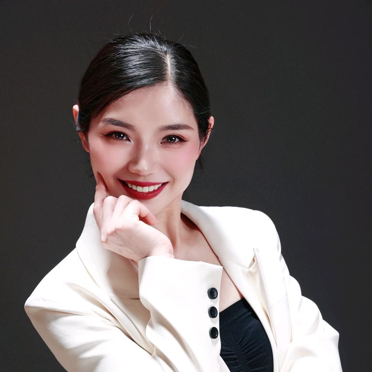 莉Li是舞蹈老师（武汉）