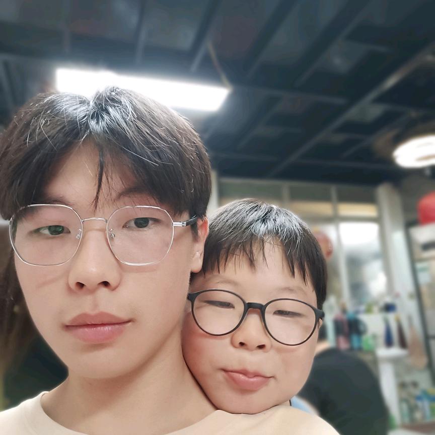 上海豪阅服装有限公司