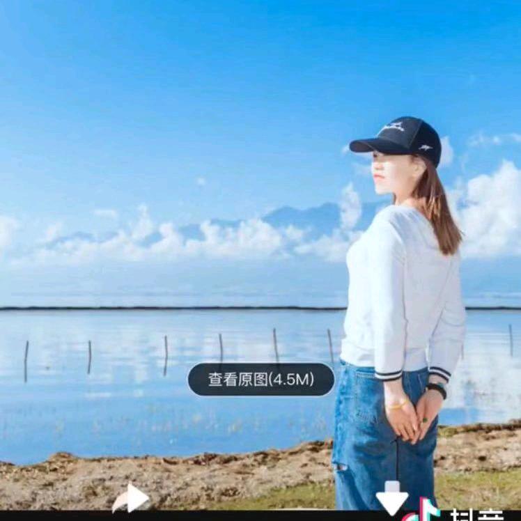 雪儿爱吃零食