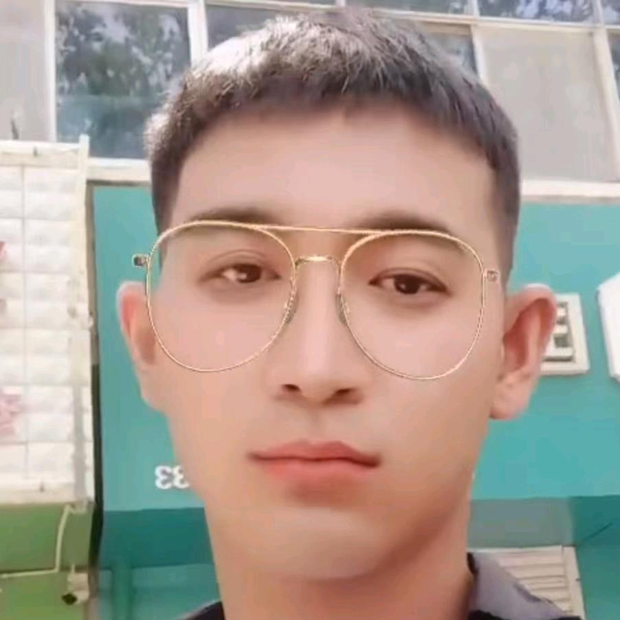 1992年四月的候，目前单身
