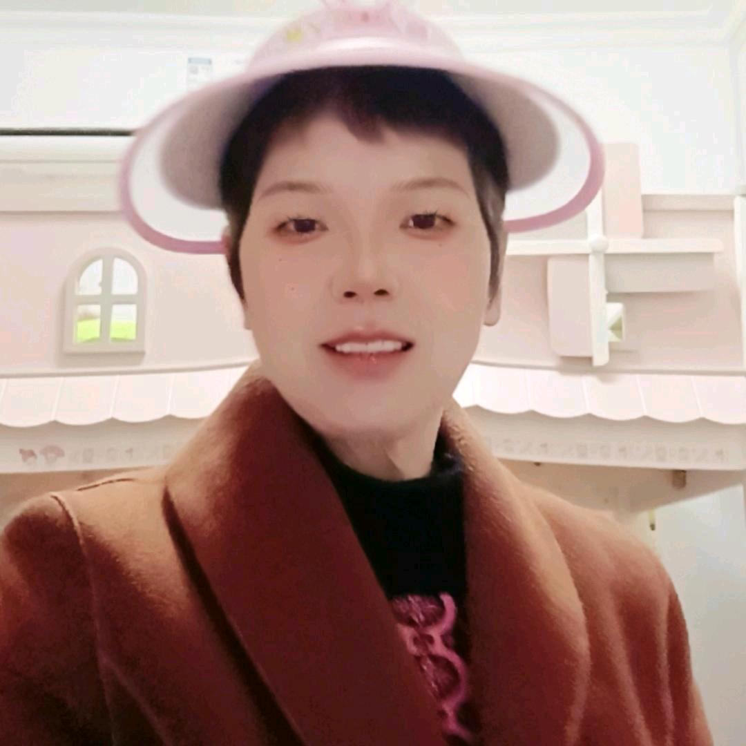 英子