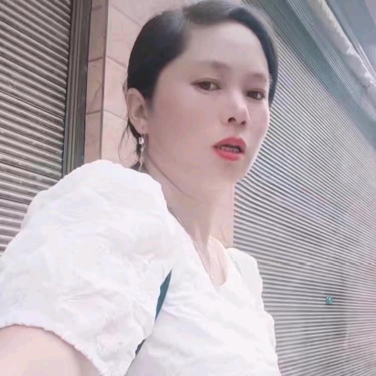 纳蓝飘雪
