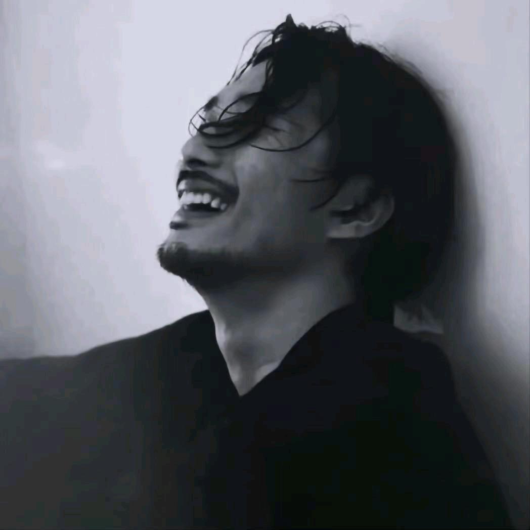 默