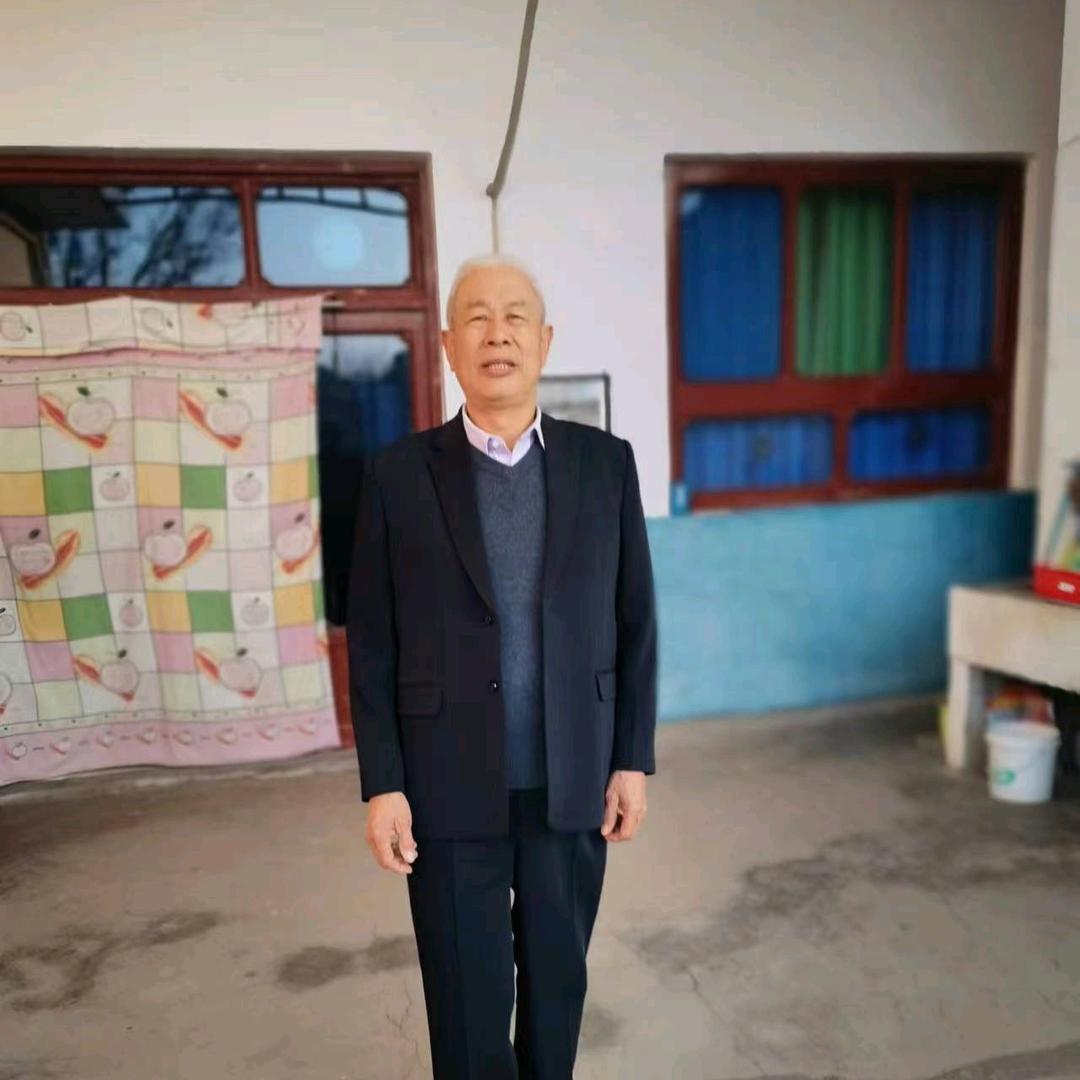 白发老头
