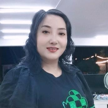 女