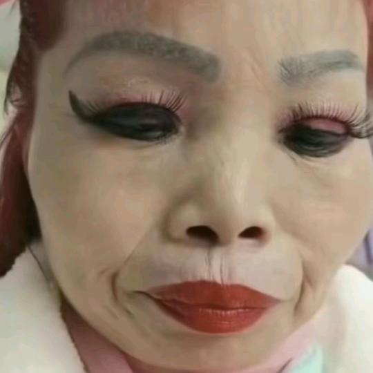 @二姐《自娱自乐》