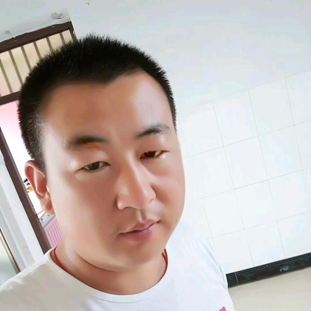 嘿，那小伙真帅