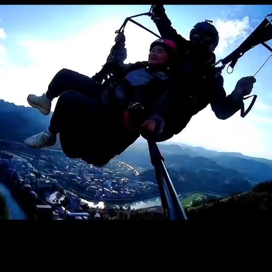 黔东南滑翔伞飞行牛哥