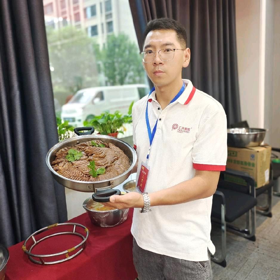 杨飞龙