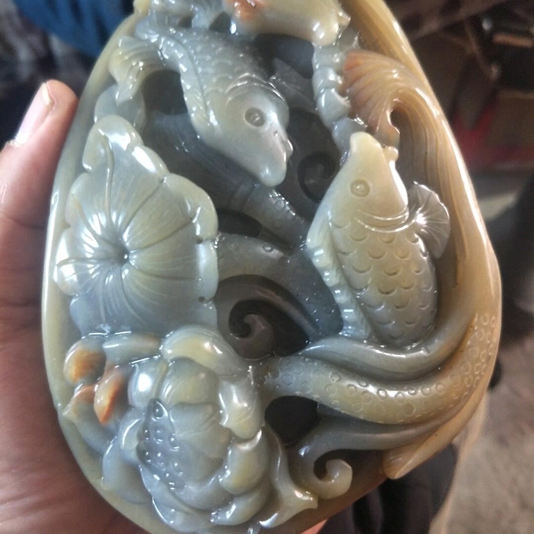 在水一方！