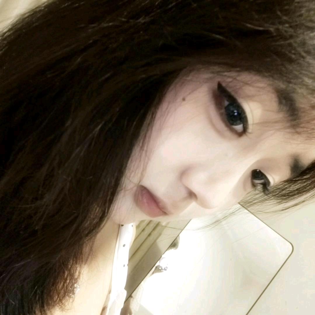 小然^
