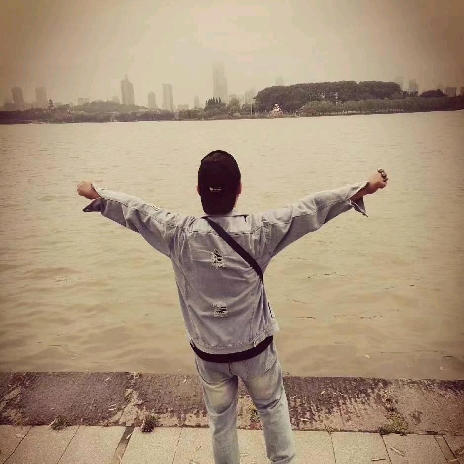 墨其十足（足够的爱）