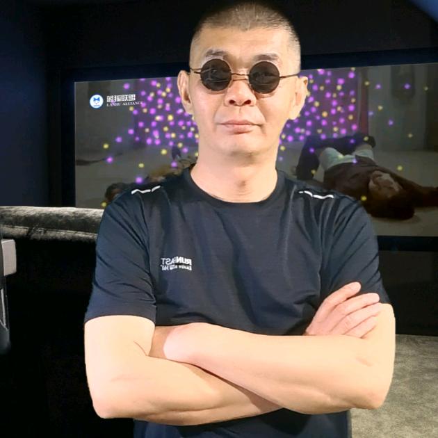 翱翔@