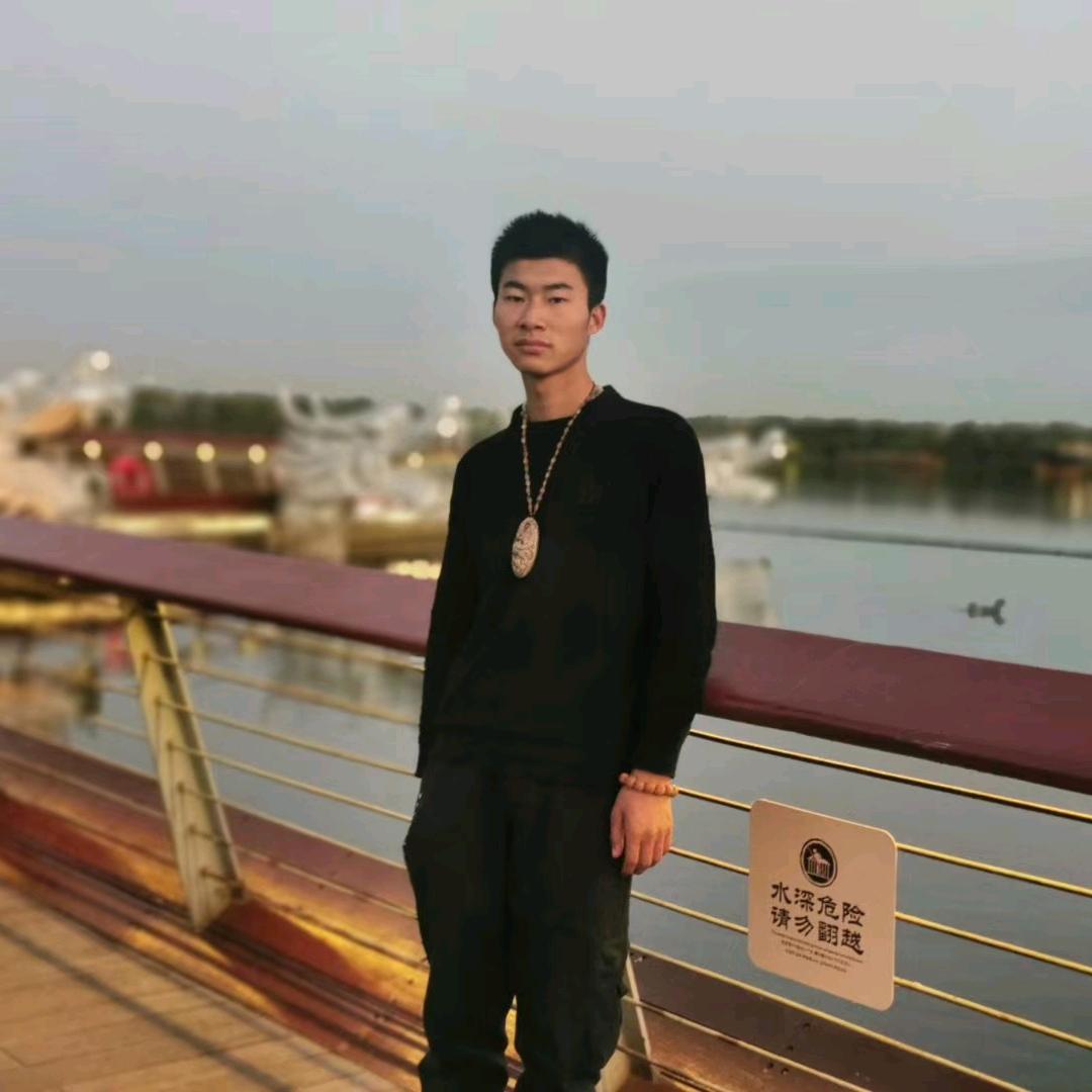 小溪微見月