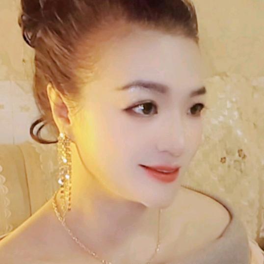 梅 梅 爱音乐