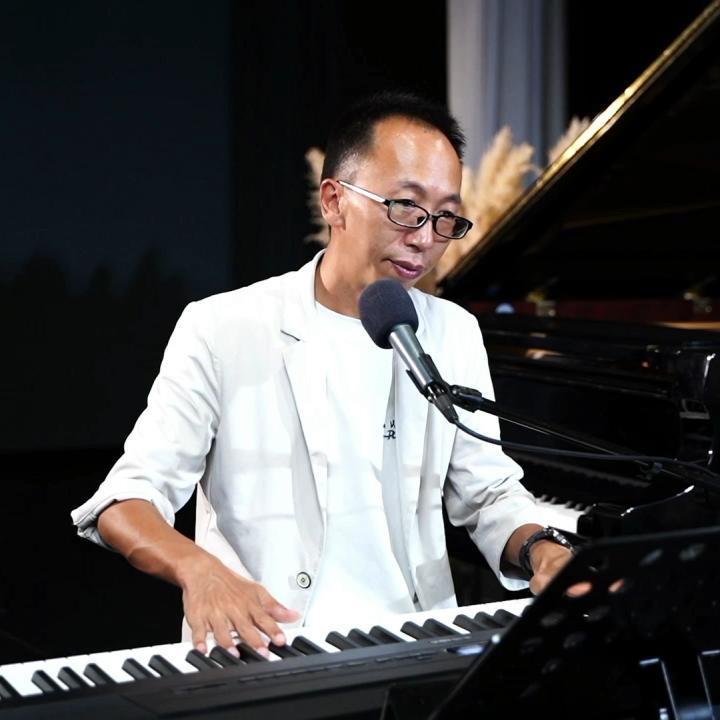 昝老师钢琴弹唱(一品之声)