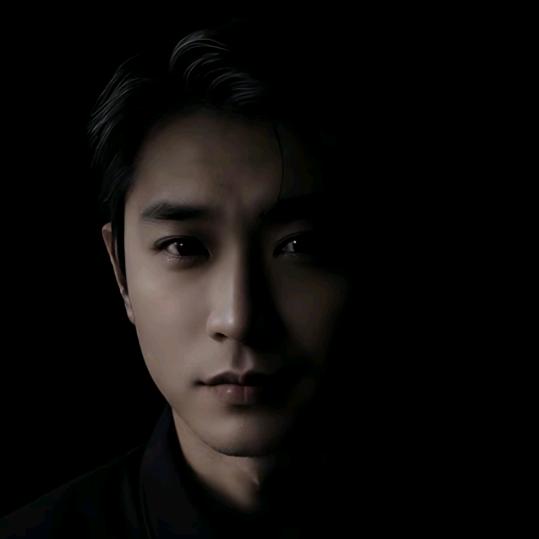 平凡♛哥🎤