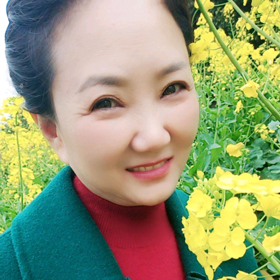 微笑的姐