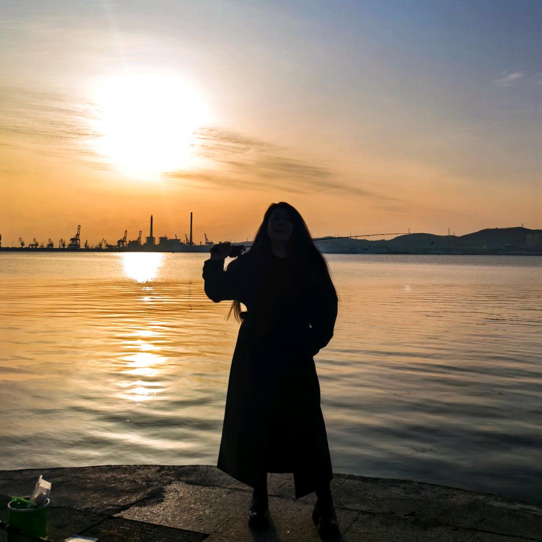 闲时钓鱼忙时撸猫