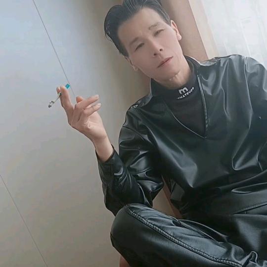 宁愿站着生，不愿跪着死