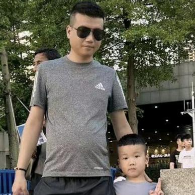 龙盏湖服装有限公司