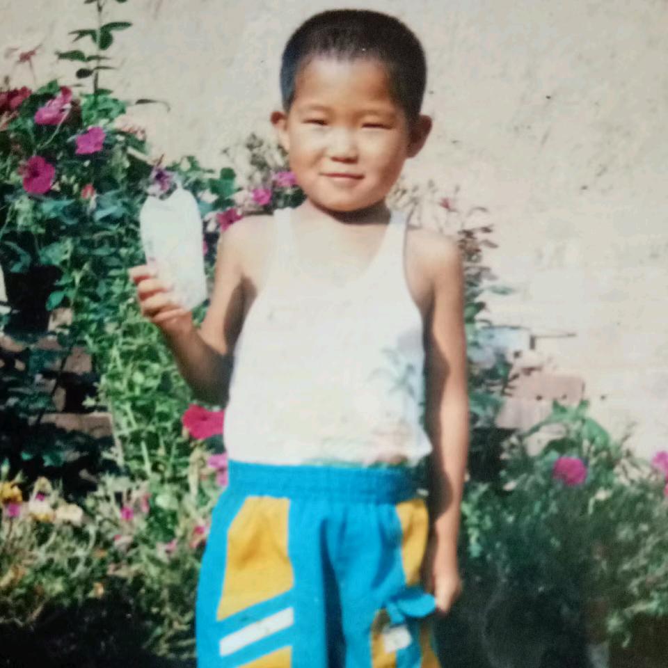 臭小