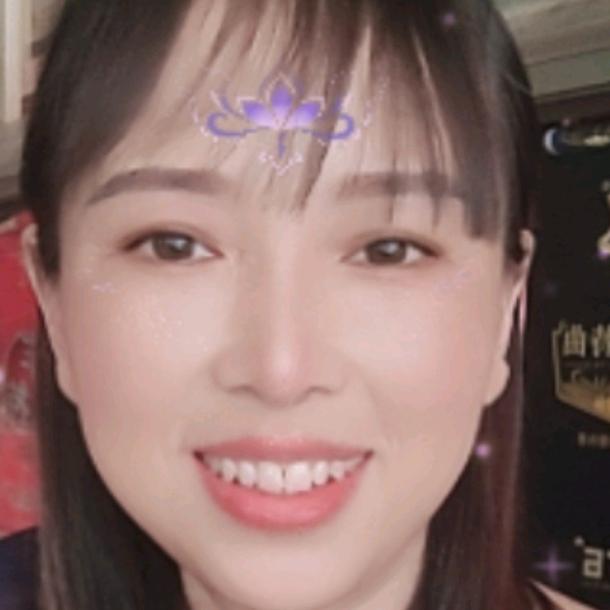 溪月月，
