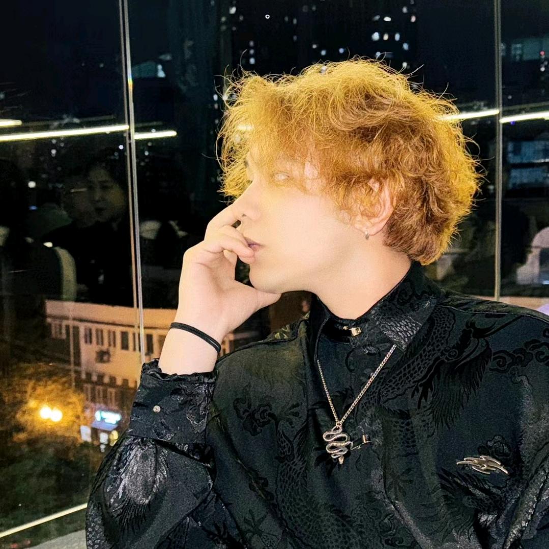 服装高级定制  杨咏谦
