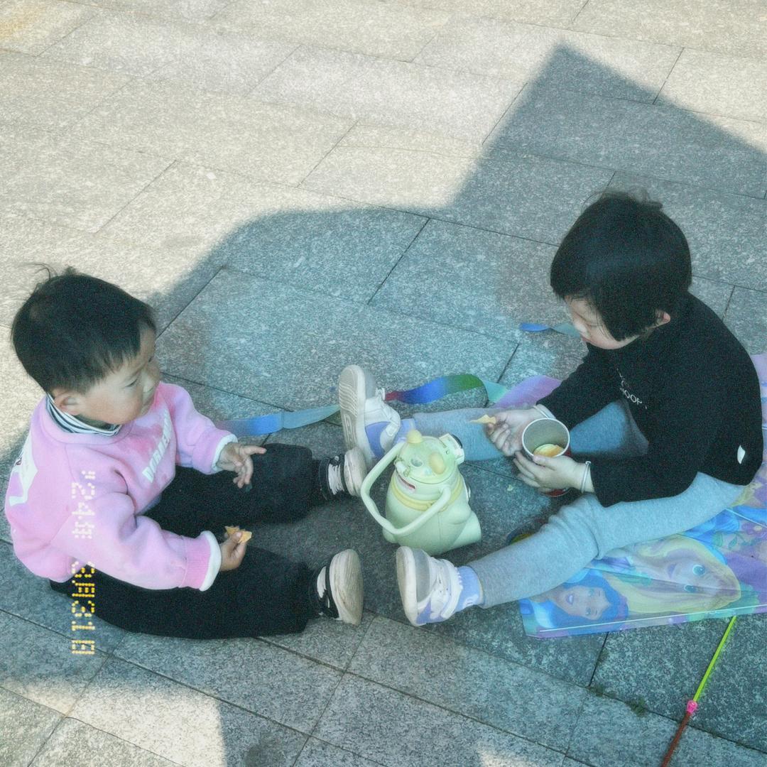 两个宝贝的奶奶