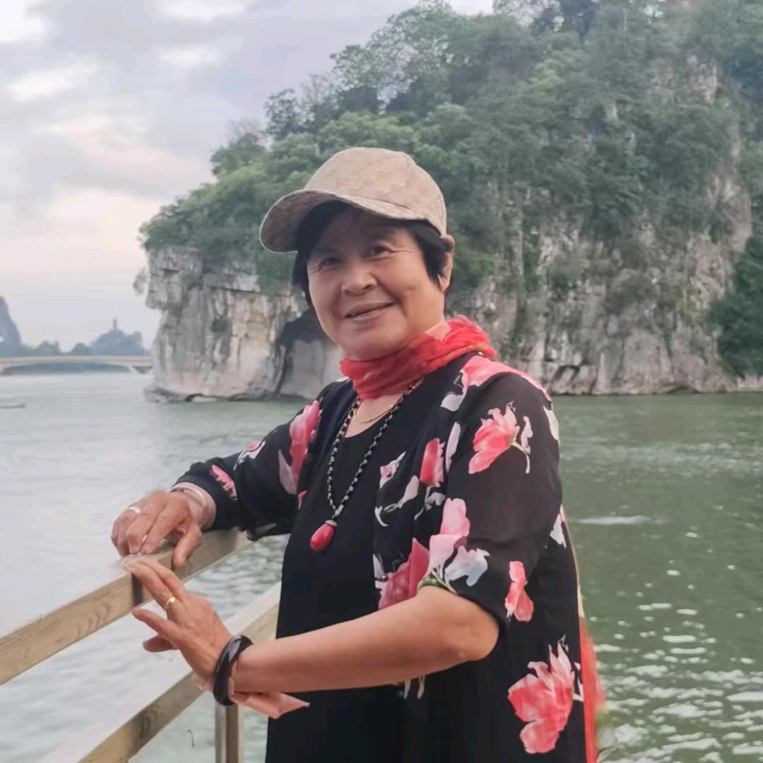 华爱小花