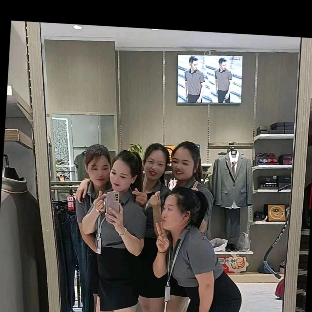 致立男装(靖西人民街店)