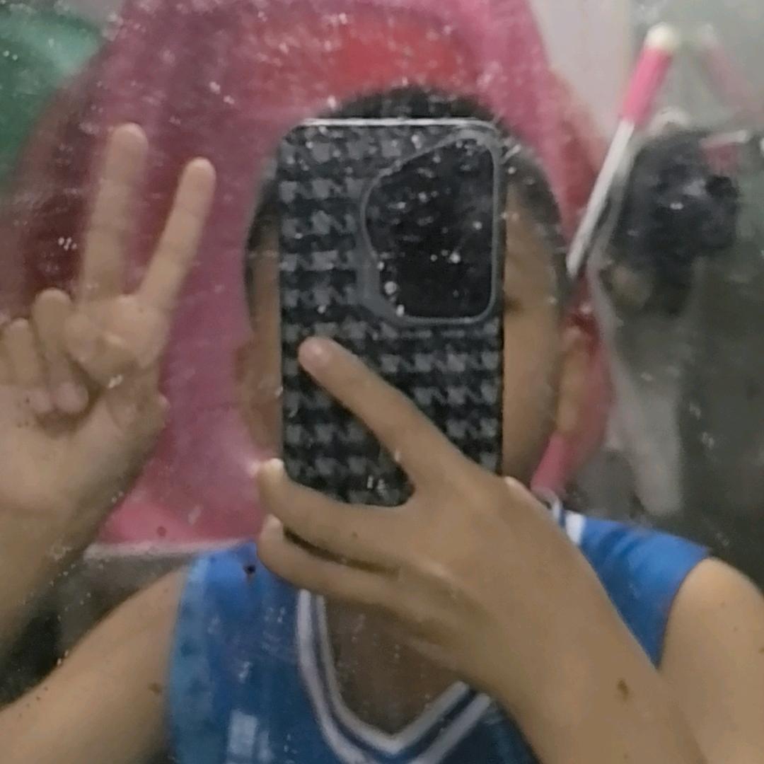 自信的猫和自信的狗