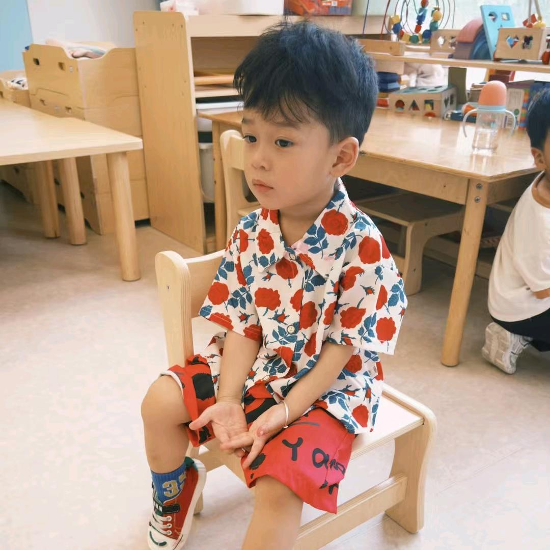 恩泽在幼儿园的日常穿搭