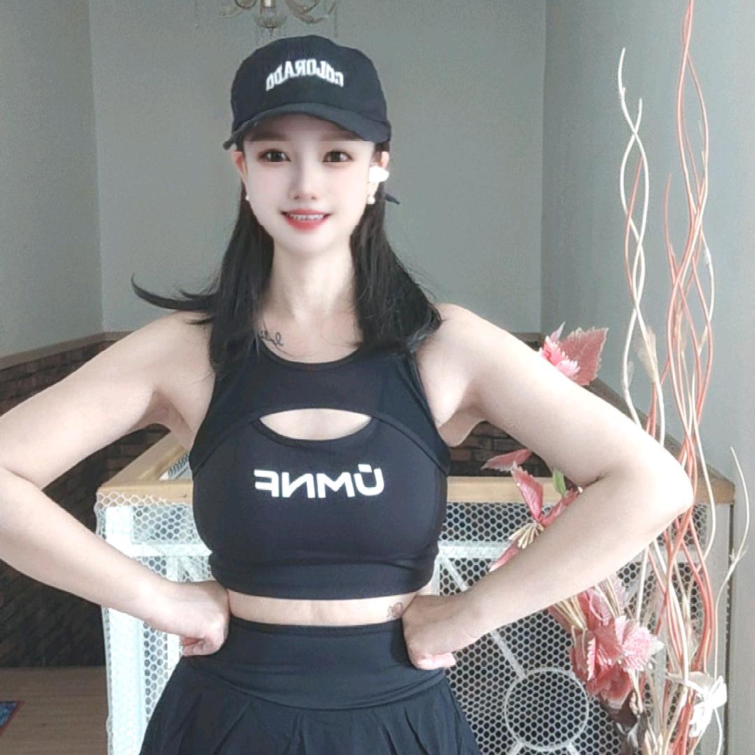 莉娜
