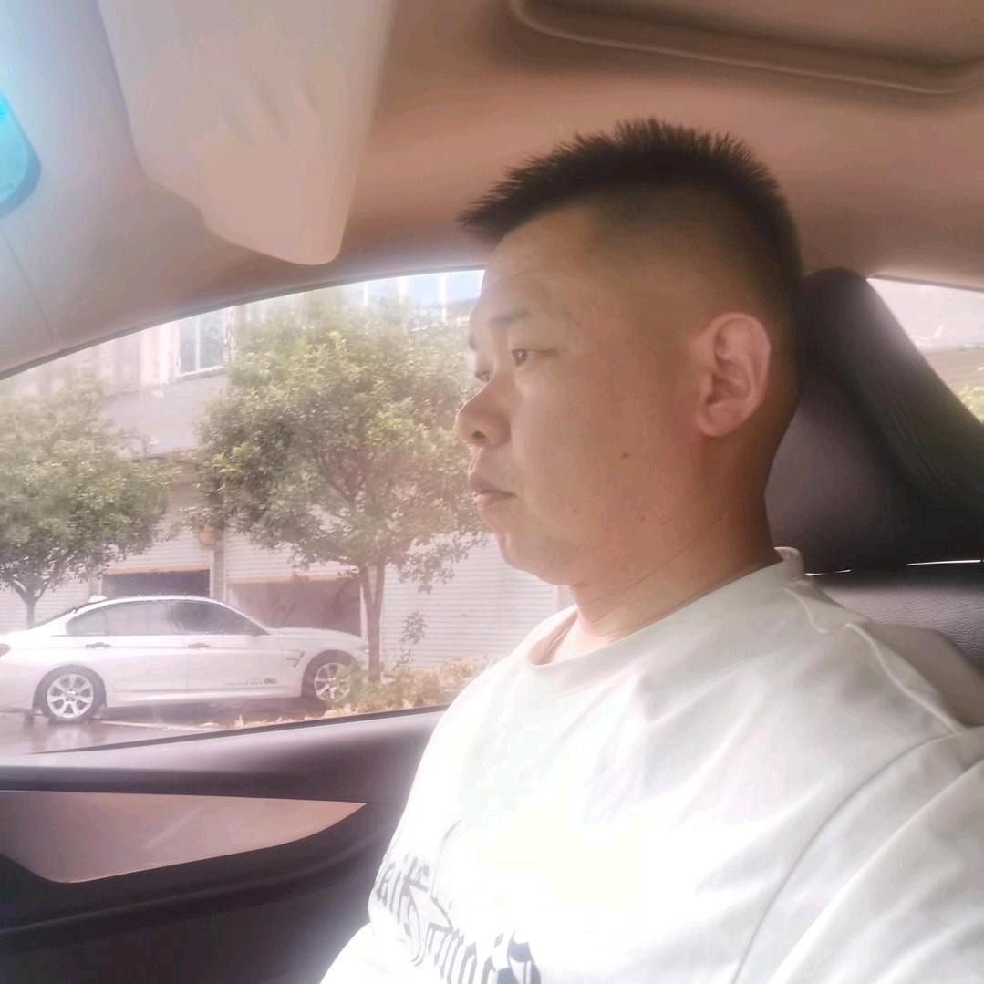 亮亮