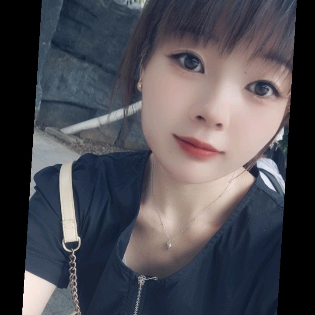 小个子姐姐吖