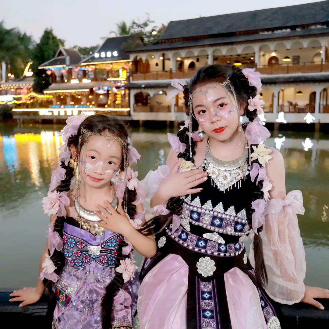 两个公主👸的胖妈妈