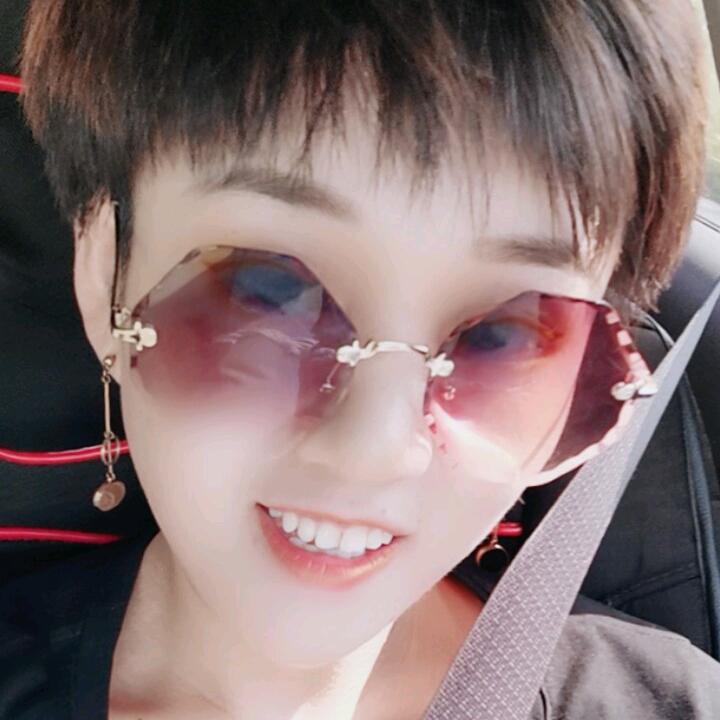 党AI~( ´•︵•` )~燕生活随拍