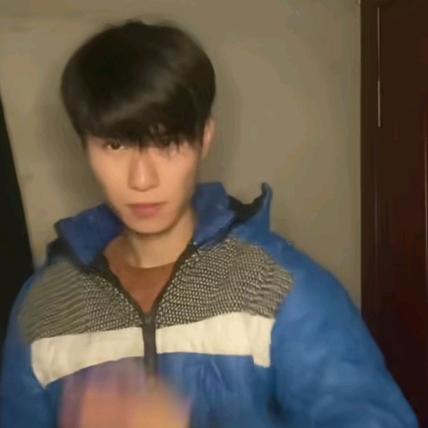 撕碎孔乙己长衫的小子