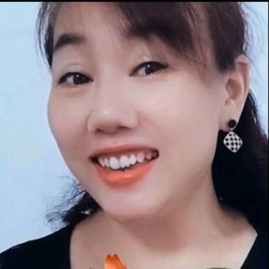 玉凤爱穿搭