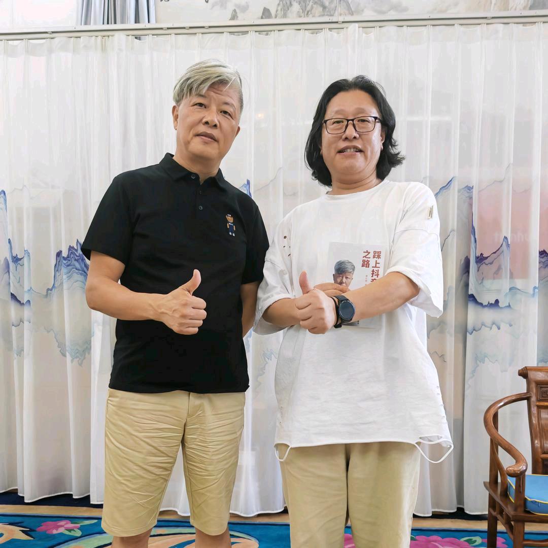 霞湖世家首席设计师（老摩）